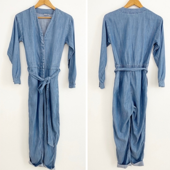 GAP Chambray Denim Utility V-Neck Jumpsuit Coverall One Piece Belted Medium NEW - Picture 3 of 8